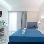 Giosue' A Mare Sorrento Otel Meta