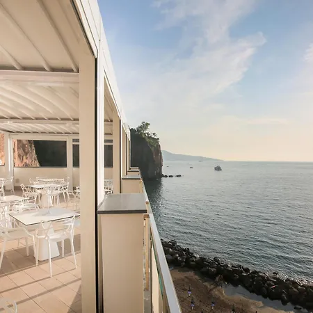 מלון Giosue' A Mare Sorrento 4*