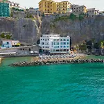 فندق Giosue' A Mare Sorrento 4*