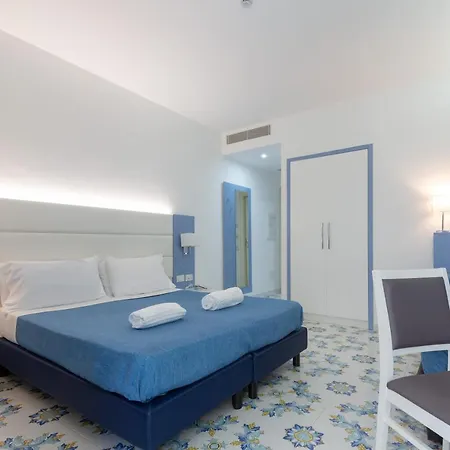 Giosue' A Mare Sorrento Hotel 4*