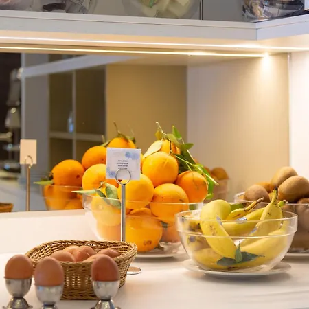 Giosue' A Mare Sorrento Hotel 4*