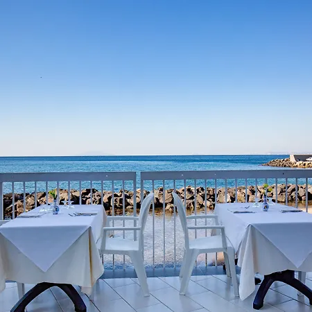 Giosue' A Mare Sorrento Hotel Meta