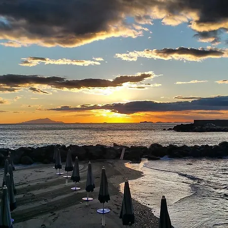 Hotell Giosue' A Mare Sorrento 4*