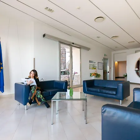 Hotell Giosue' A Mare Sorrento 4*
