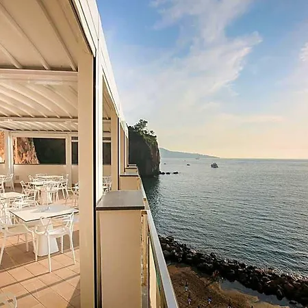 Giosue' A Mare Sorrento 4* Meta