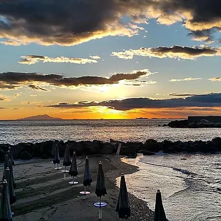 Giosue' A Mare Sorrento Hotel 4*
