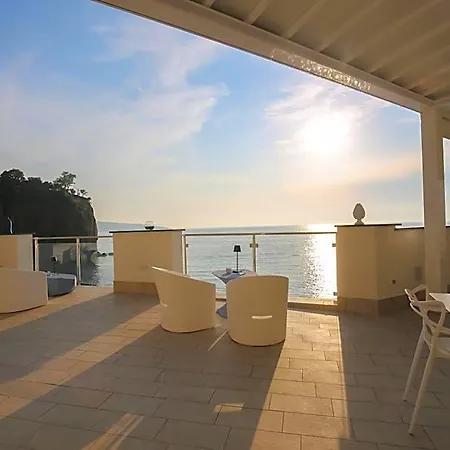 Giosue' A Mare Sorrento 4*