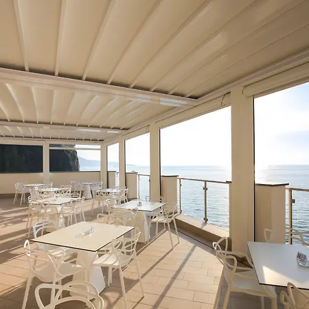 Giosue' A Mare Sorrento Szálloda Meta