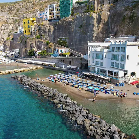 Szálloda Giosue' A Mare Sorrento 4*