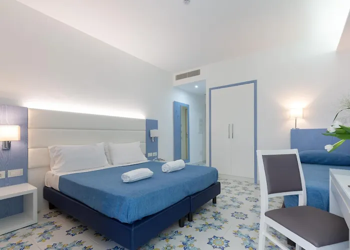 Giosue' A Mare Sorrento Hotel 4*