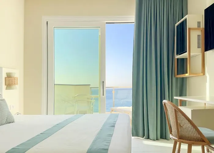 Giosue' A Mare Sorrento Hotel 4*