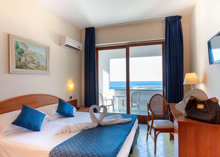 Giosue' A Mare Sorrento Hotel Meta