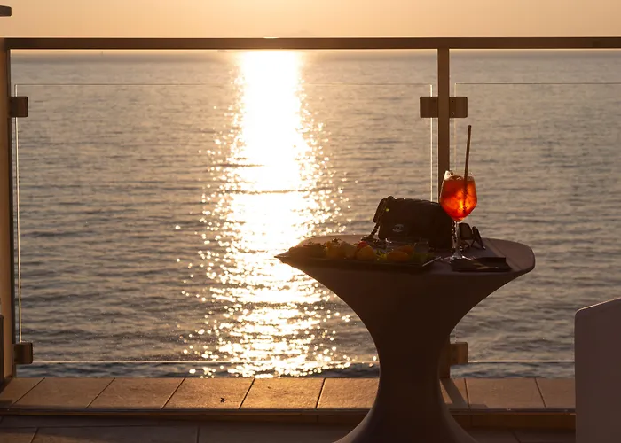 Giosue' A Mare Sorrento Hotel 4*